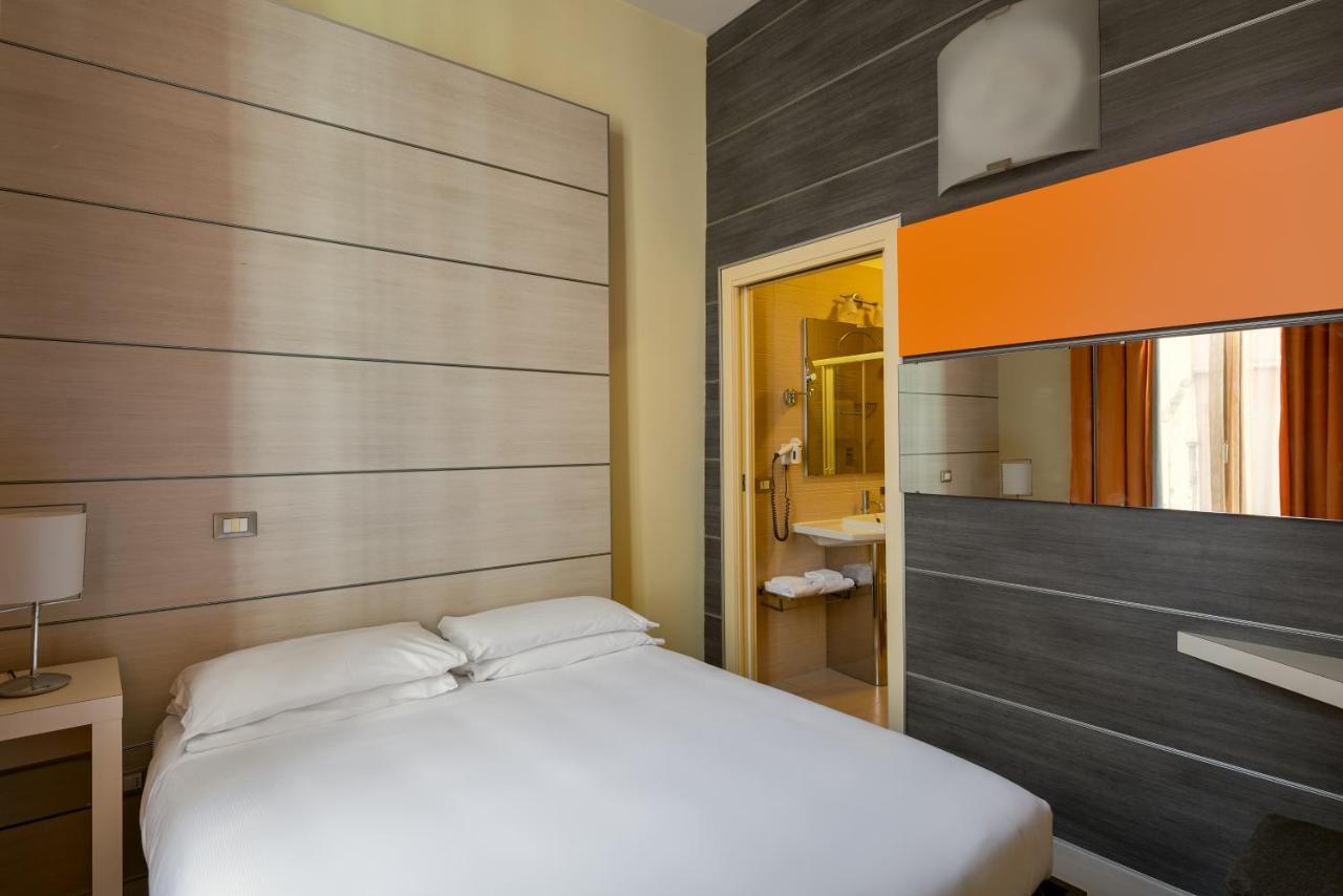 Residenza Manin Apartments Венеція Екстер'єр фото